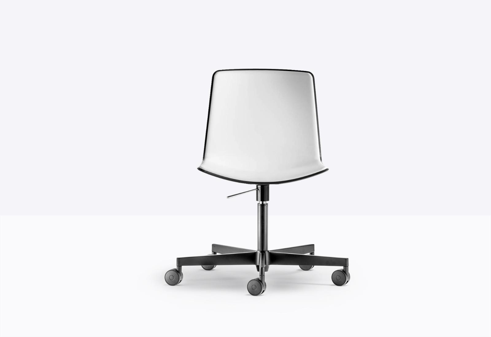 SILLA TWEET bomba gas y ruedas , polipropileno ext negro int blanco PEDRALI