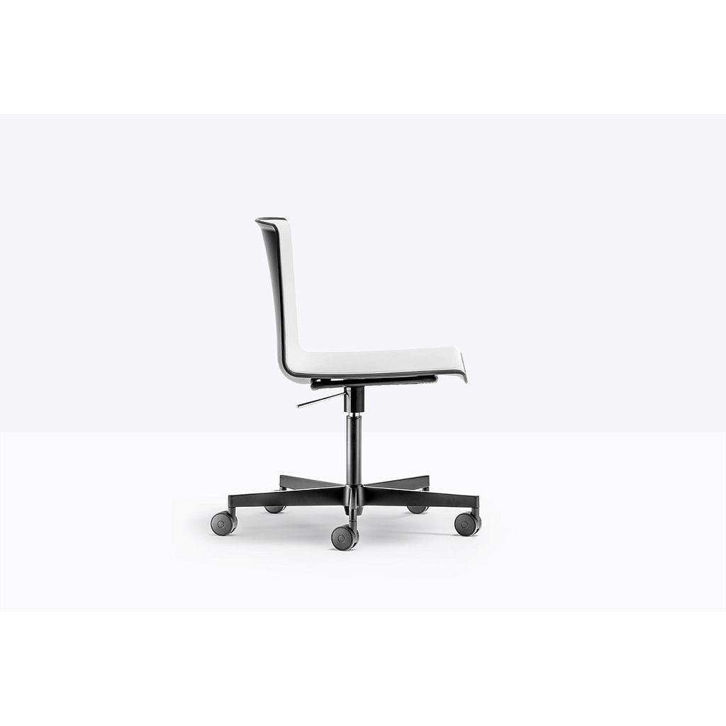 SILLA TWEET bomba gas y ruedas , polipropileno ext negro int blanco PEDRALI